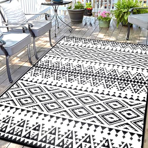 DiiKoo Outdoor Rug Mat for Patio, 6x9ft Waterproof Reversible Plastic Straw Rugs, Camping Carpet Area Mats for RV, Porch, Deck, Backyard, Balcony, Camper, Picnic, Beach, Trailer, Black & White