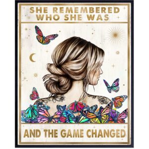 Positive Quotes Wall Decor - Motivational Wall Art - Inspirational Gifts for Women, Woman Girl - Encouraging Wall Decor - She Remembered Who She Was And The Game Changed - Boho-chic decoration 8x10