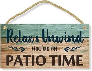 sfmy patio wall decor backyard patio signs and decor outdoor 10x5 inches hanging sign for home, bar, porch - relax unwind you're on patio time, green
