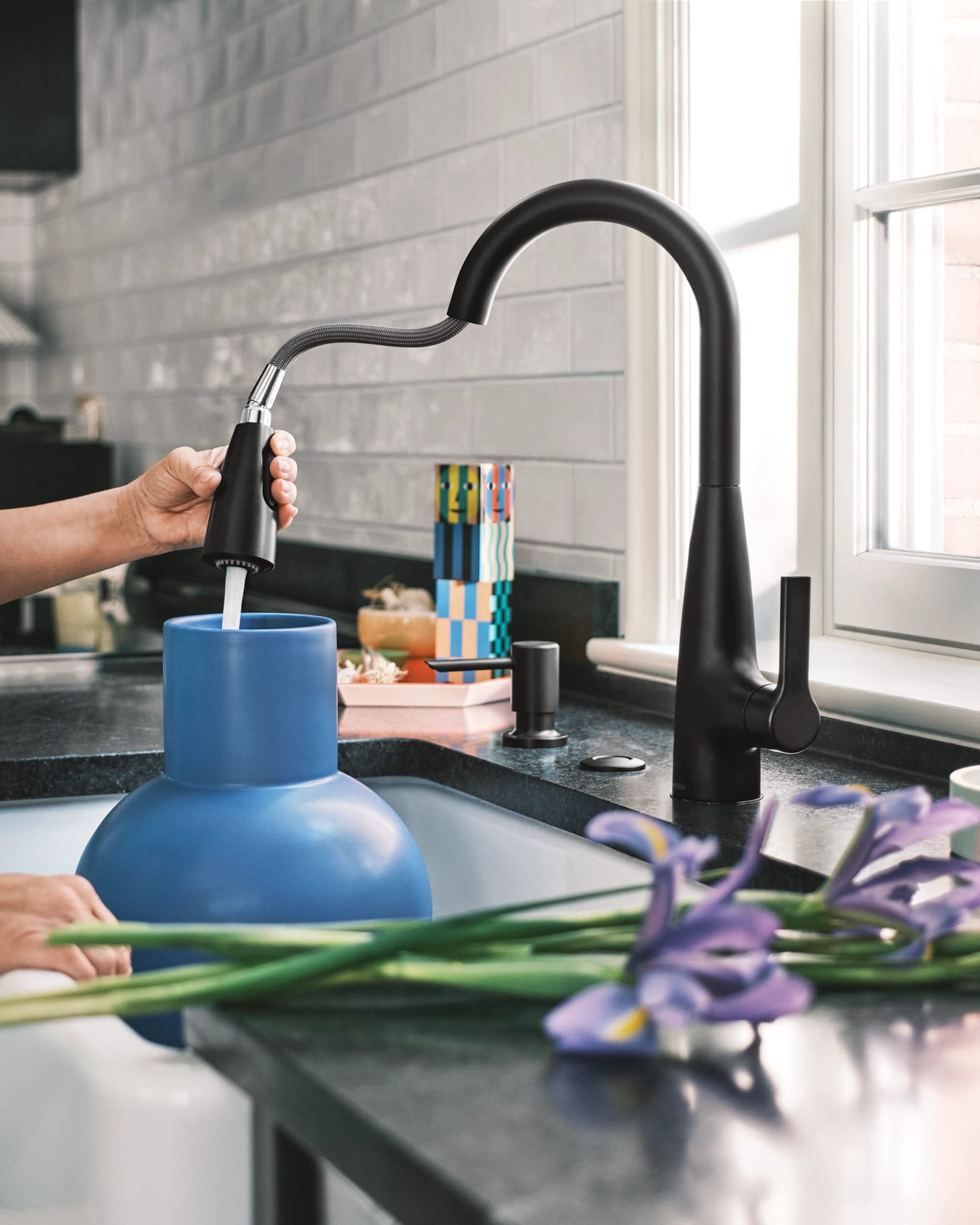 Moen Haelyn Matte Black Single-Handle Pull-Down Sprayer Kitchen Faucet Featuring Power Boost for a Faster Clean, Soap Dispenser Included, 87627BL