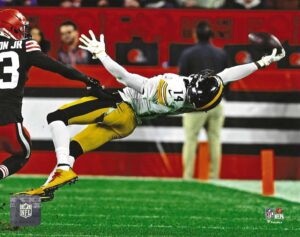 pittsburgh steelers george pickens one handed catch during a game in 2022 8x10 photo picture