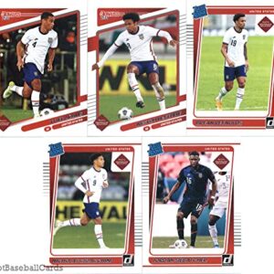 2021-22 Donruss Road to Qatar United States Team Set of 8 Cards: Christian Pulisic(#160), Yunus Musah(#161), Sergino Dest(#162), Timothy Weah(#163), Giovanni Reyna(#164), Brenden Aaronson(#165), Tyler Adams(#166), Weston McKennie(#167), Bryan Reynolds(#18