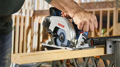 BOSCH GKS18V-22B25 18V Brushless Blade-Right 6-1/2 In. Circular Saw Kit with (2) CORE18V 4 Ah Advanced Power Batteries