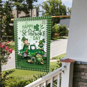 Happy St. Patrick's Day Buffalo Plaid Lucky Gnomes In Truck Green Garden Flag 28"x40" Double Sided Vertical Shamrock Clover Garden Flags For Outdoor Home Patio St Patricks Yard Flag Leprechaun Decor