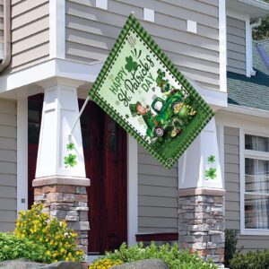 Happy St. Patrick's Day Buffalo Plaid Lucky Gnomes In Truck Green Garden Flag 28"x40" Double Sided Vertical Shamrock Clover Garden Flags For Outdoor Home Patio St Patricks Yard Flag Leprechaun Decor