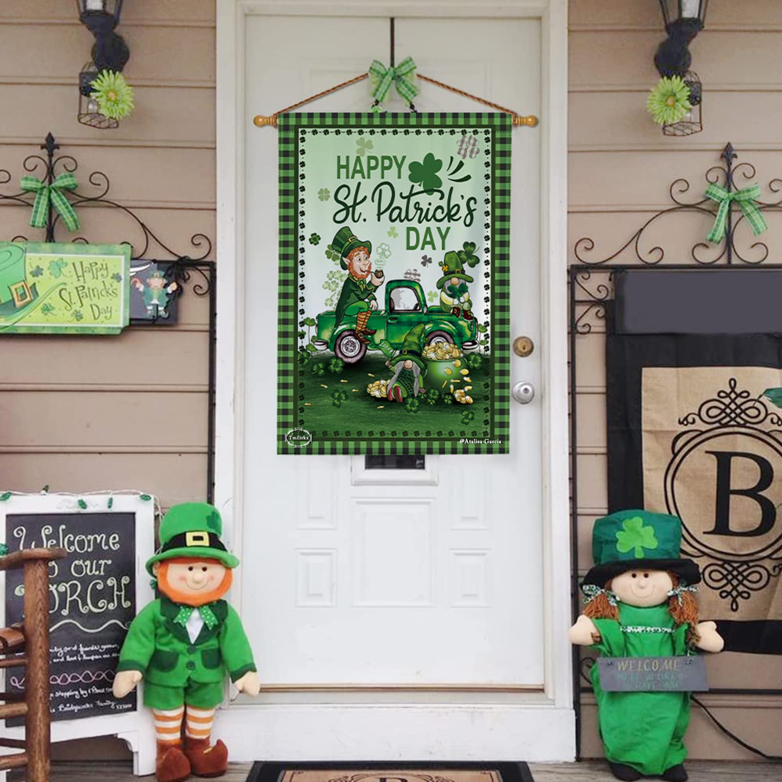 Happy St. Patrick's Day Buffalo Plaid Lucky Gnomes In Truck Green Garden Flag 28"x40" Double Sided Vertical Shamrock Clover Garden Flags For Outdoor Home Patio St Patricks Yard Flag Leprechaun Decor