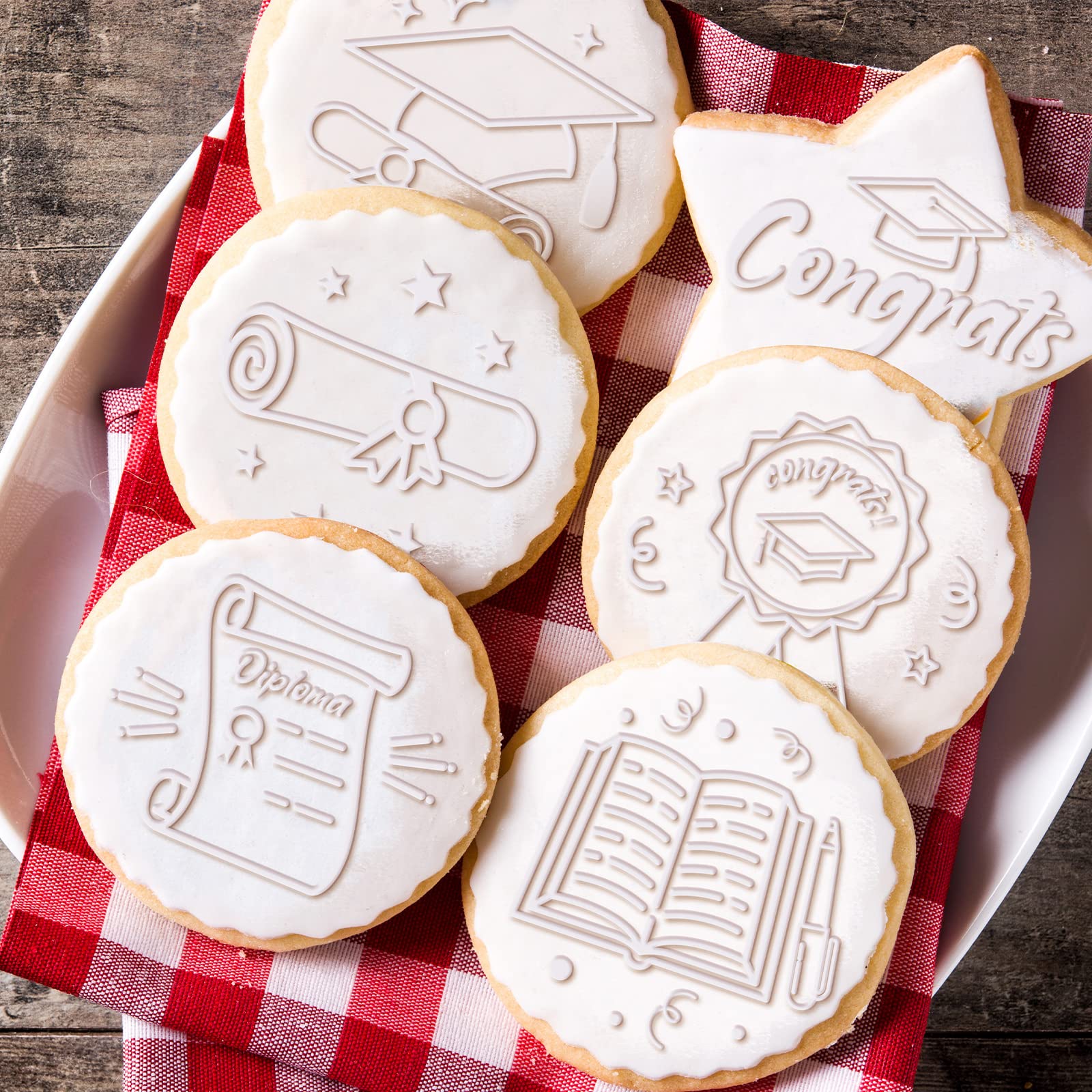 6 Pcs Graduation Season Theme Cookie Stamp Cookie Cutters Mini Cake Mold Fondant Stamp 3D Design Cookie Embosser for Graduation Party Supplies Kitchen DIY Children's Baking Tools (Graduation)