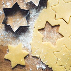 Cookie Cutters, 26 PCS Star Heart Cookie Cutters Shapes, TAOUNOA Metal Cookie Cutters for Christmas, for Kids, for Cakes, Muffins.