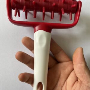 Pizza Dough Docker Docker Dough Bubble killer Time-Saver Pizza Dough Roller Docker Dough Blistering Killer (Red)