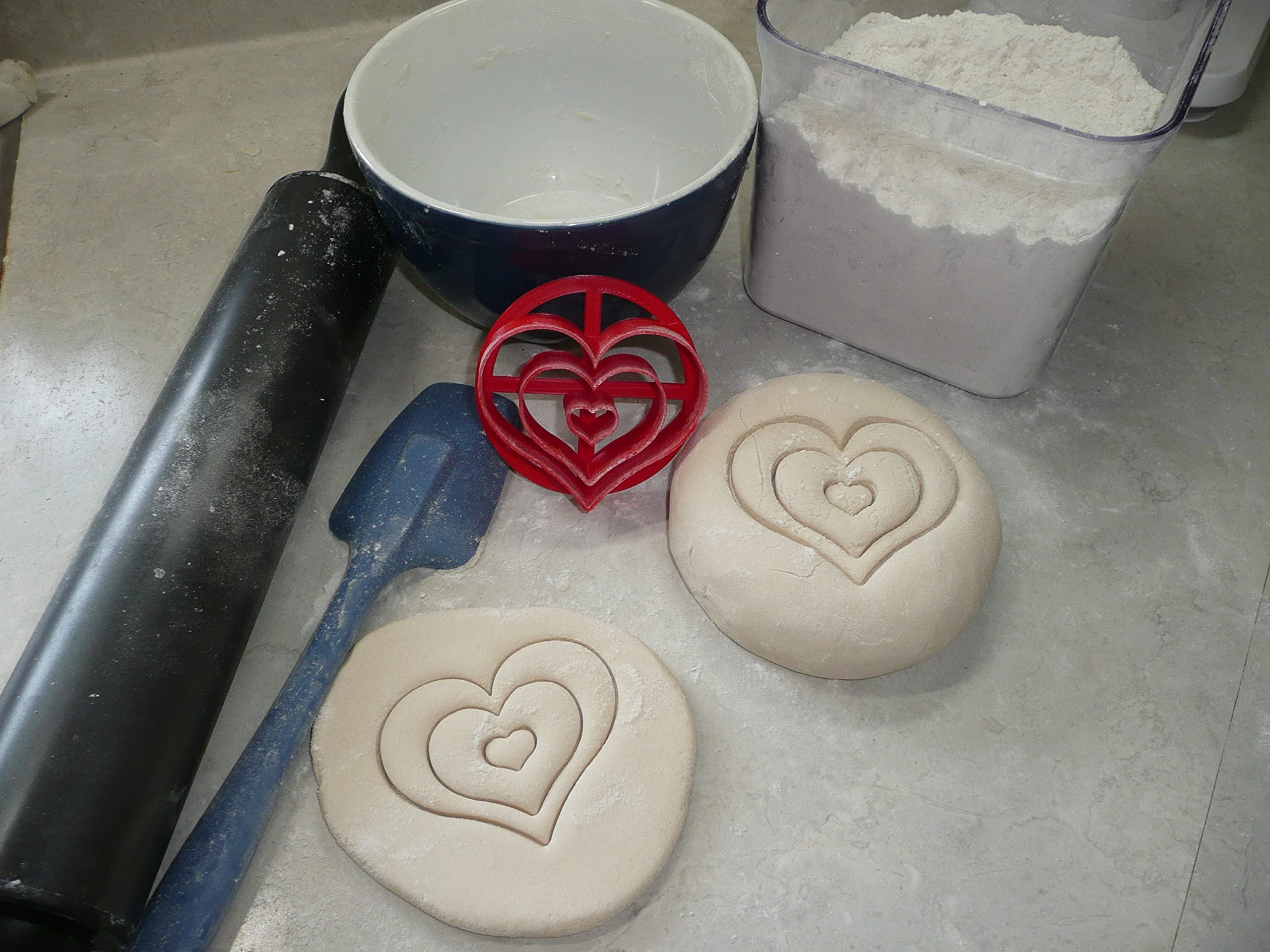 YNGLLC HEART DESIGN PATTERN CONCHA CUTTER MEXICAN SWEET BREAD STAMP MADE IN USA PR4397, Red