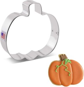 pumpkin cookie cutter 4" made in usa by ann clark cookie cutters