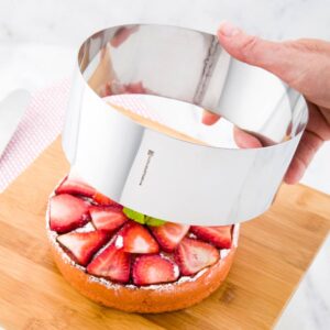 Restaurantware 6 Inch Baking Ring, 1 Round Cake Ring - Oven-Safe & Freezer-Safe, Bake Pastries, Mousse, & Other Desserts, Stainless Steel Ring Mold, Dishwasher-Safe, For Cooking or Baking