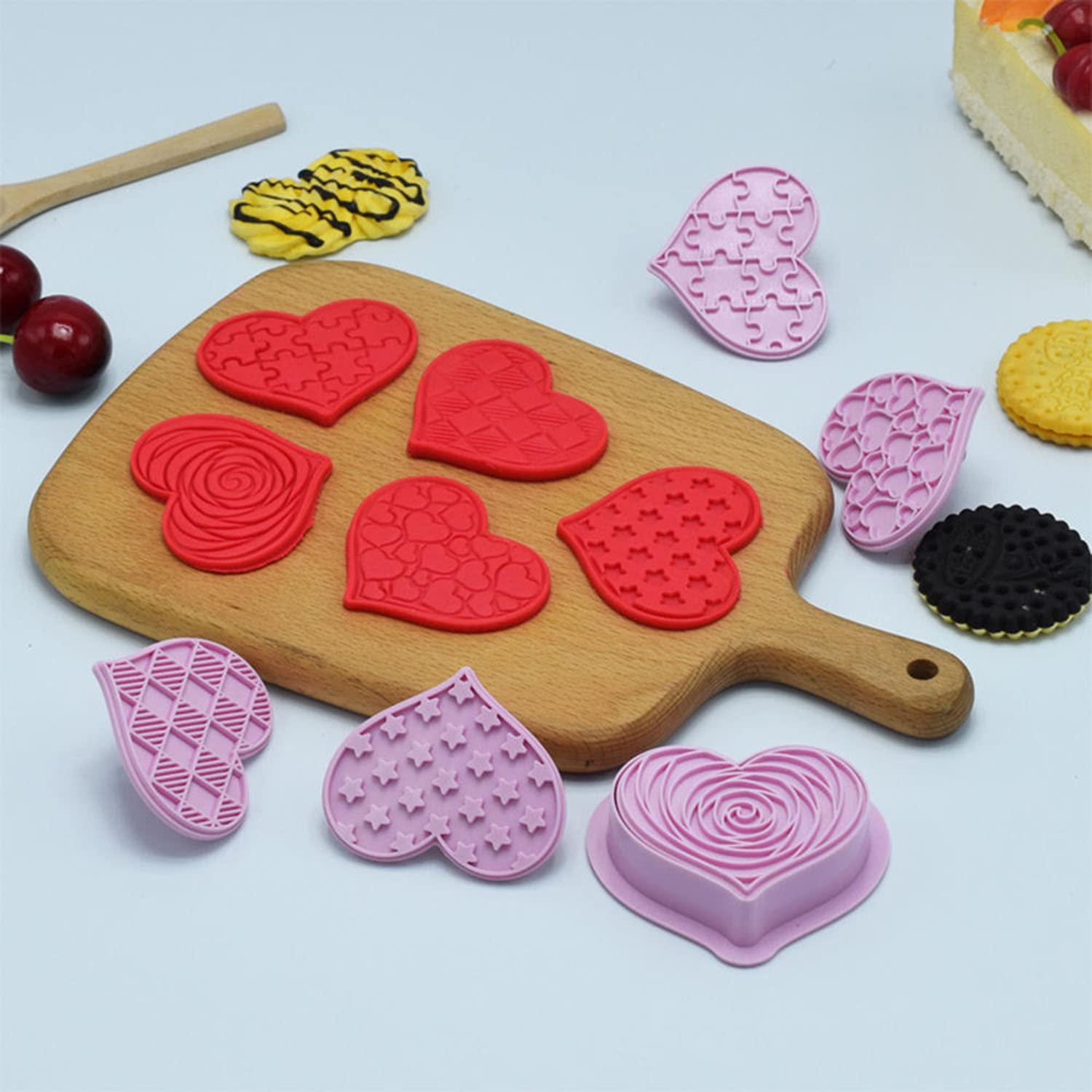 FVVMEED 6 Pieces Valentine's Day Heart Shape Plastic Biscuit Cutters Cookie Stamps Plunger Cutter Fondant Molds Embossing Spring Mold Press Cupcake Gum Paste Sugar Craft Decorating Baking Tool