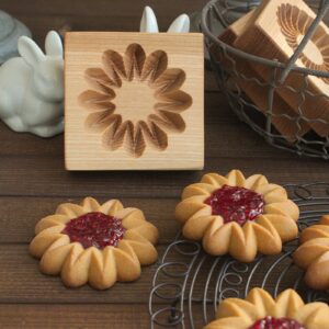wooden cookie biscuit mold, 3d baking mold, embossing craft decorating baking tool, suitable for halloween thanksgiving christmas kitchen diy (shape d 10 * 10 * 2)