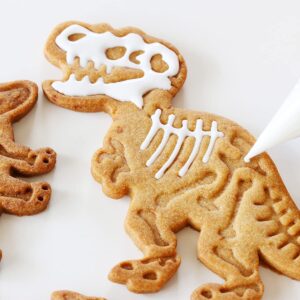 Elesinsoz 3 Set Dinosaur Cookie Cutters Dino Biscuit Sandwich Fondant Vegetable Fruit Food Playdoh Stamp Embosser Press Mold with T-Rex Stegosaurus Triceratops Skeleton Fossil Bones