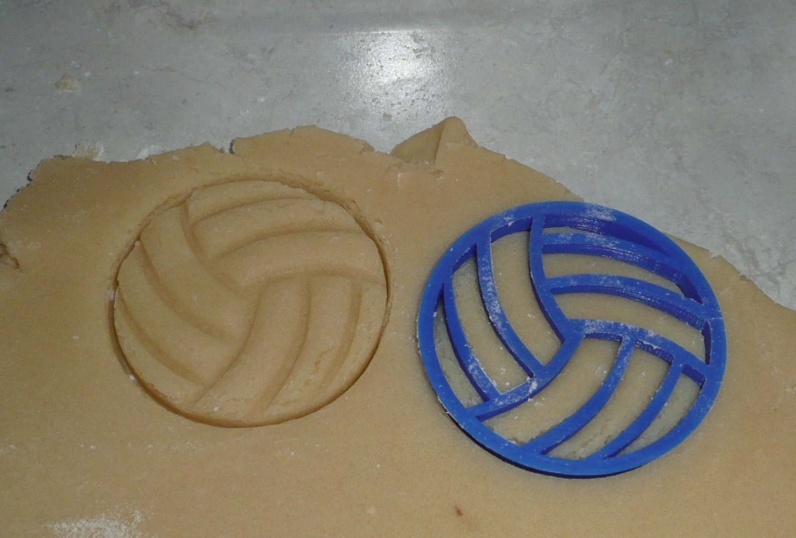 VOLLEYBALL SPORT SMALL DETAILED COOKIE CUTTER MADE IN USA PR270