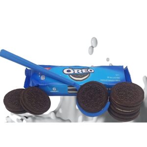 cookie dip and oreo cookies. six cream filled sandwich cookies with milk dipper kitchen utensil blue dunking tool (1 snack pack, 2 items total)