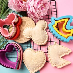 Sandwich Cutters and Sealers, Bread Sandwich Decruster Pancake Maker DIY Cookie Cutters for Kids Bento -Shapes Include Heart, Star, Dinosaur, Paw Print & Unicorn