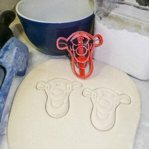 WINNIE THE POOH THEMED CARTOON BOOK TIGGER EEYORE PIGLET SET OF 4 COOKIE CUTTERS MADE IN USA PR493