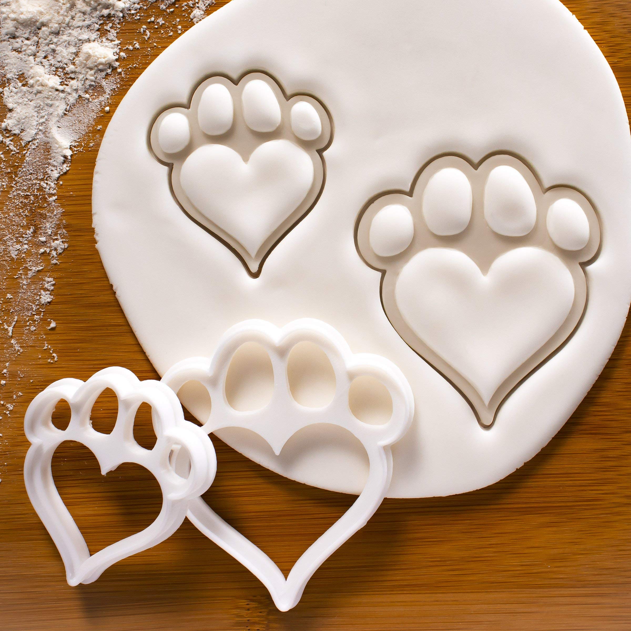 Set of 2 Heart Paw cookie cutters (Small and Large size), 2 pieces - Bakerlogy