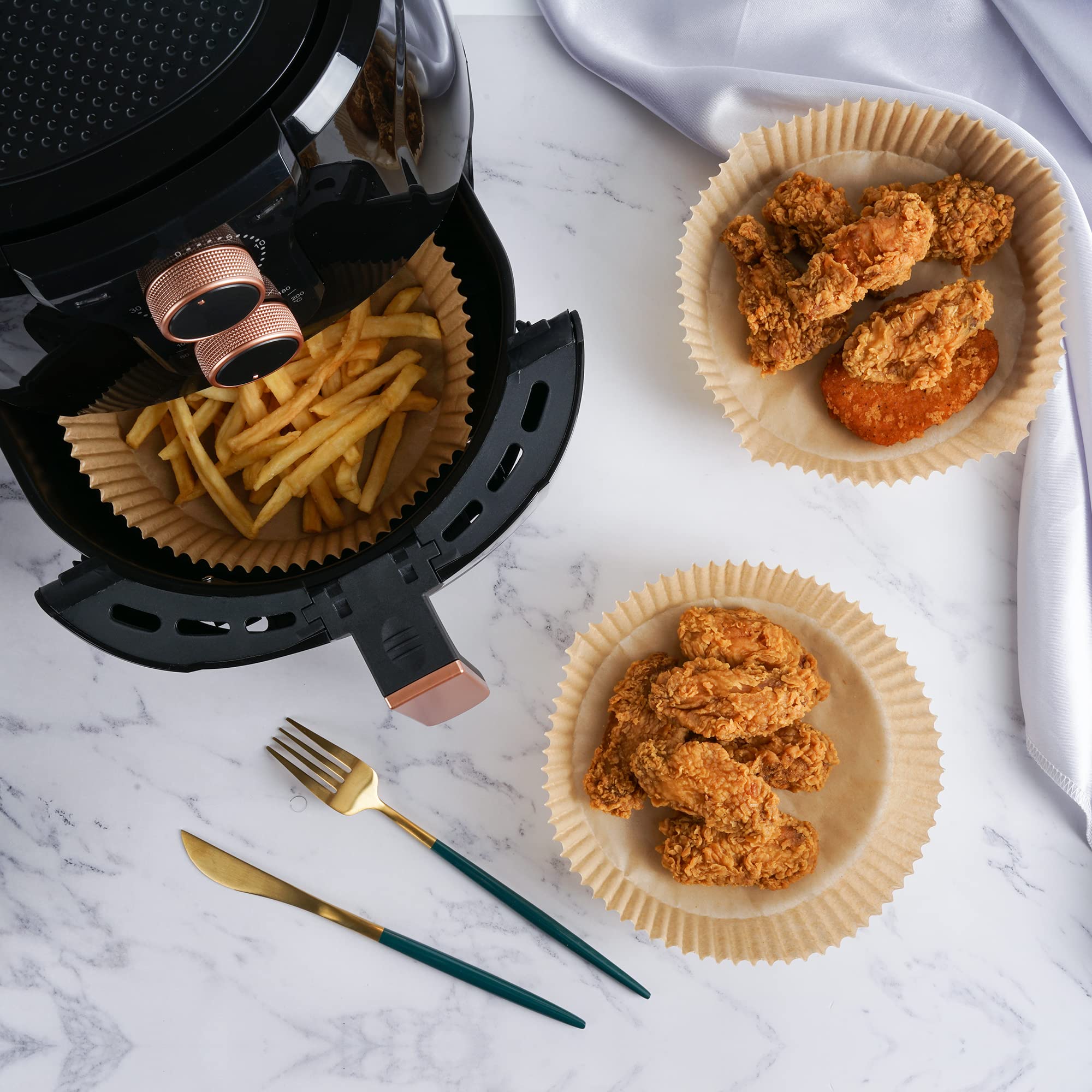 Air Fryer Liners 200 PCS Premium Quality disposable, 6.3 inches Round Paper Liners, Non-Stick & Waterproof Basket liner, Food Grade Oil Resistant Liner for Grease-Free Frying Experience