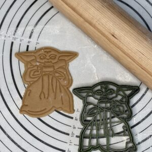 Premium Star Wars Exclusive The Mandalorian Baby Yoda Grogu With Soup Bowl Cookie Cutter Mold 4-Inch-Scale Produced by 3D Kitchen Art