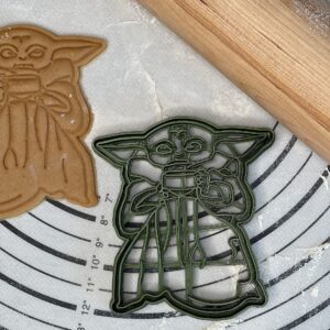 Premium Star Wars Exclusive The Mandalorian Baby Yoda Grogu With Soup Bowl Cookie Cutter Mold 4-Inch-Scale Produced by 3D Kitchen Art