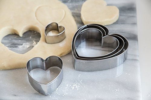 Fox Run Heart Shaped Cookie Cutters, 5-Piece Set with Storage Tin Included, Stainless Steel