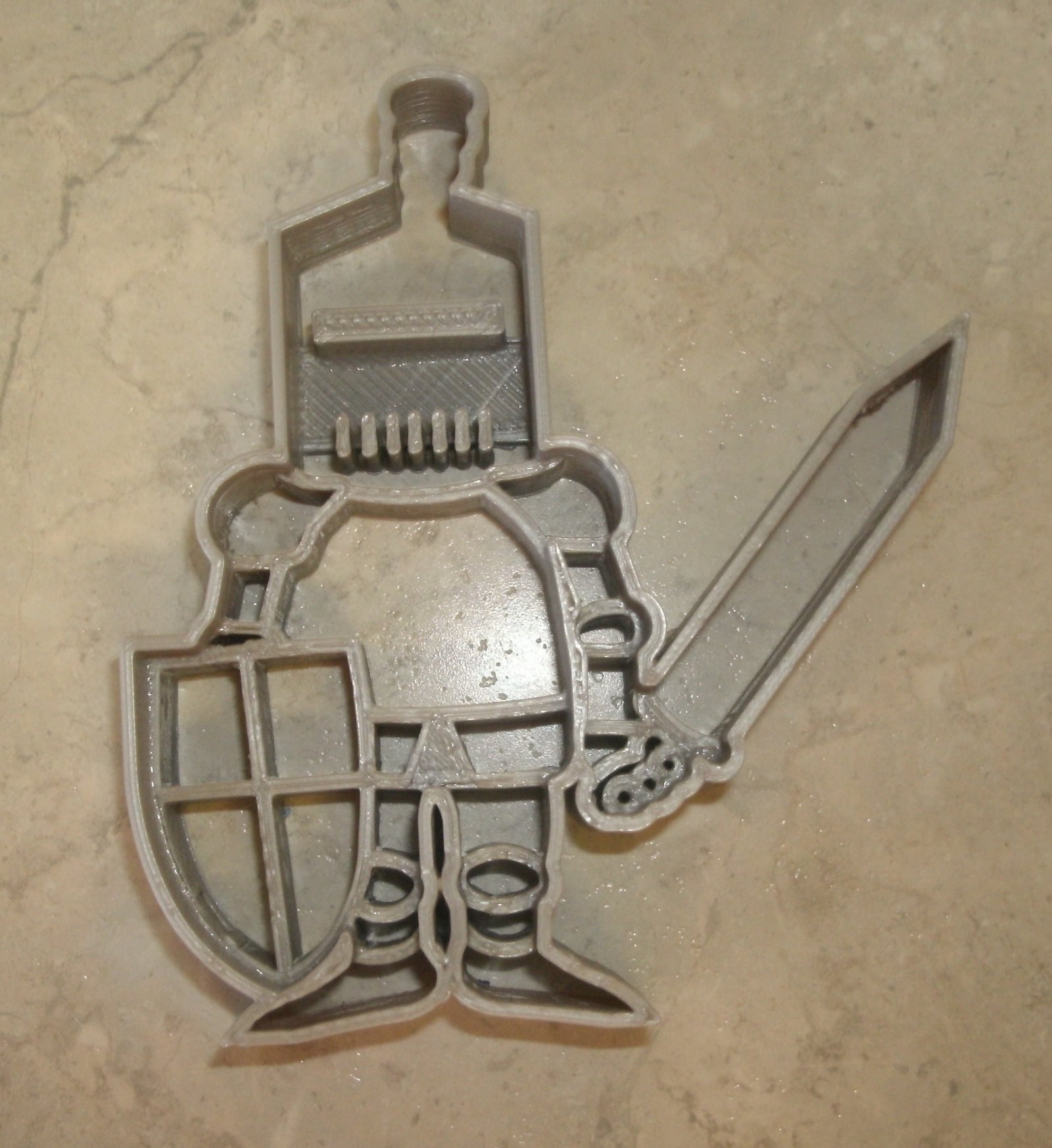 KNIGHT IN SHINING ARMOR WITH SWORD RENAISSANCE MEDIEVAL MIDDLE AGES COOKIE CUTTER MADE IN USA PR776