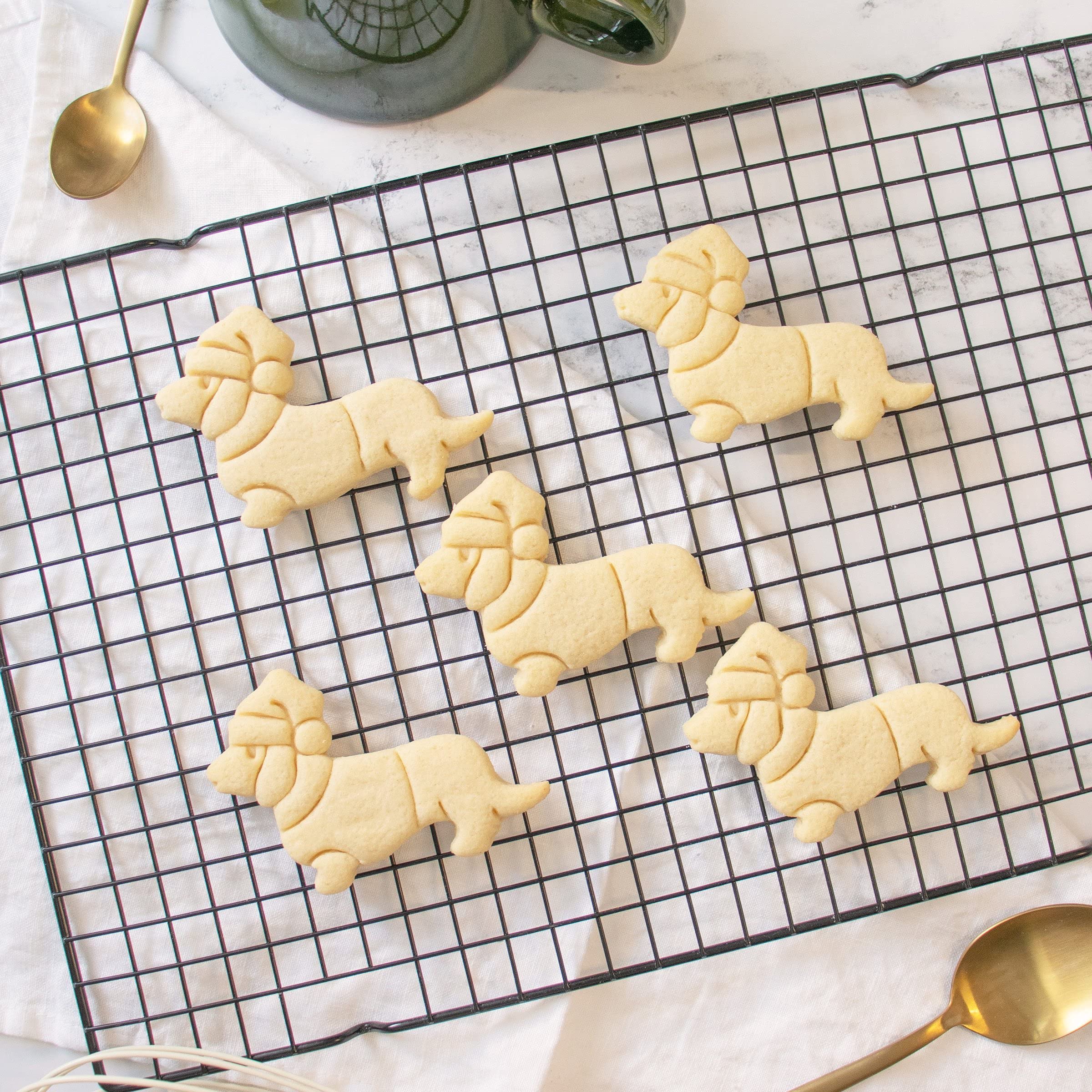 Christmas Dachshund cookie cutter, 1 piece - Bakerlogy