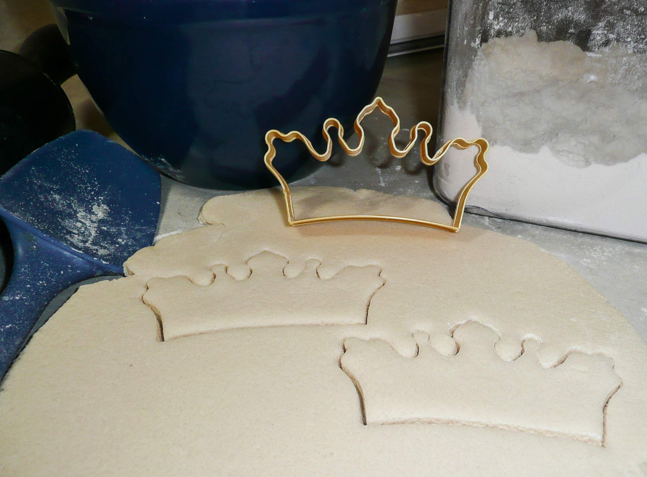 QUEEN ELIZABETH THEMED ENGLAND UK TEA PARTY CROWN CORGI SET OF 4 COOKIE CUTTERS MADE IN USA PR1058