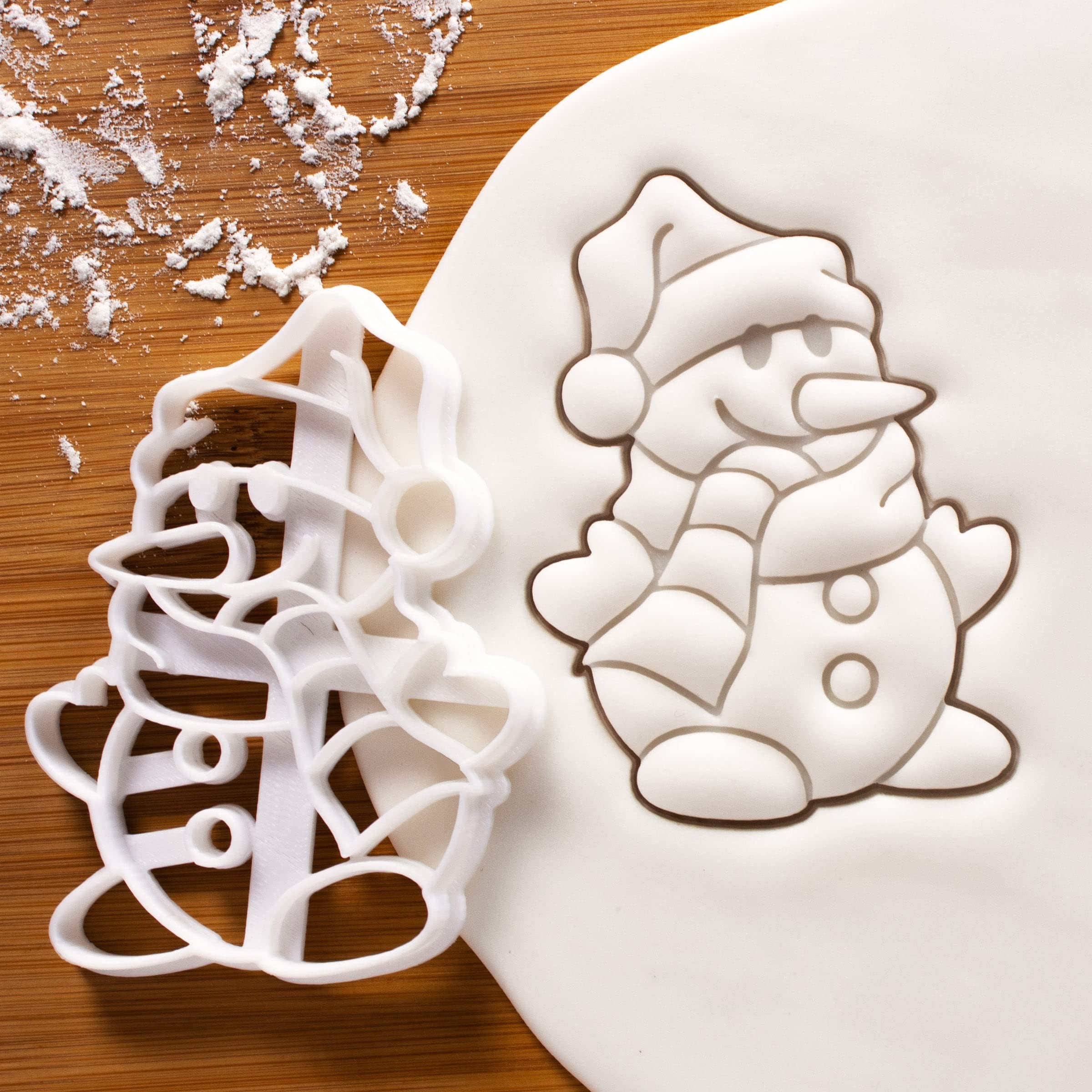 Set of 3 Christmas themed cookie cutters (Designs: Santa Claus, Snow Globe, and Snowman), 3 pieces - Bakerlogy