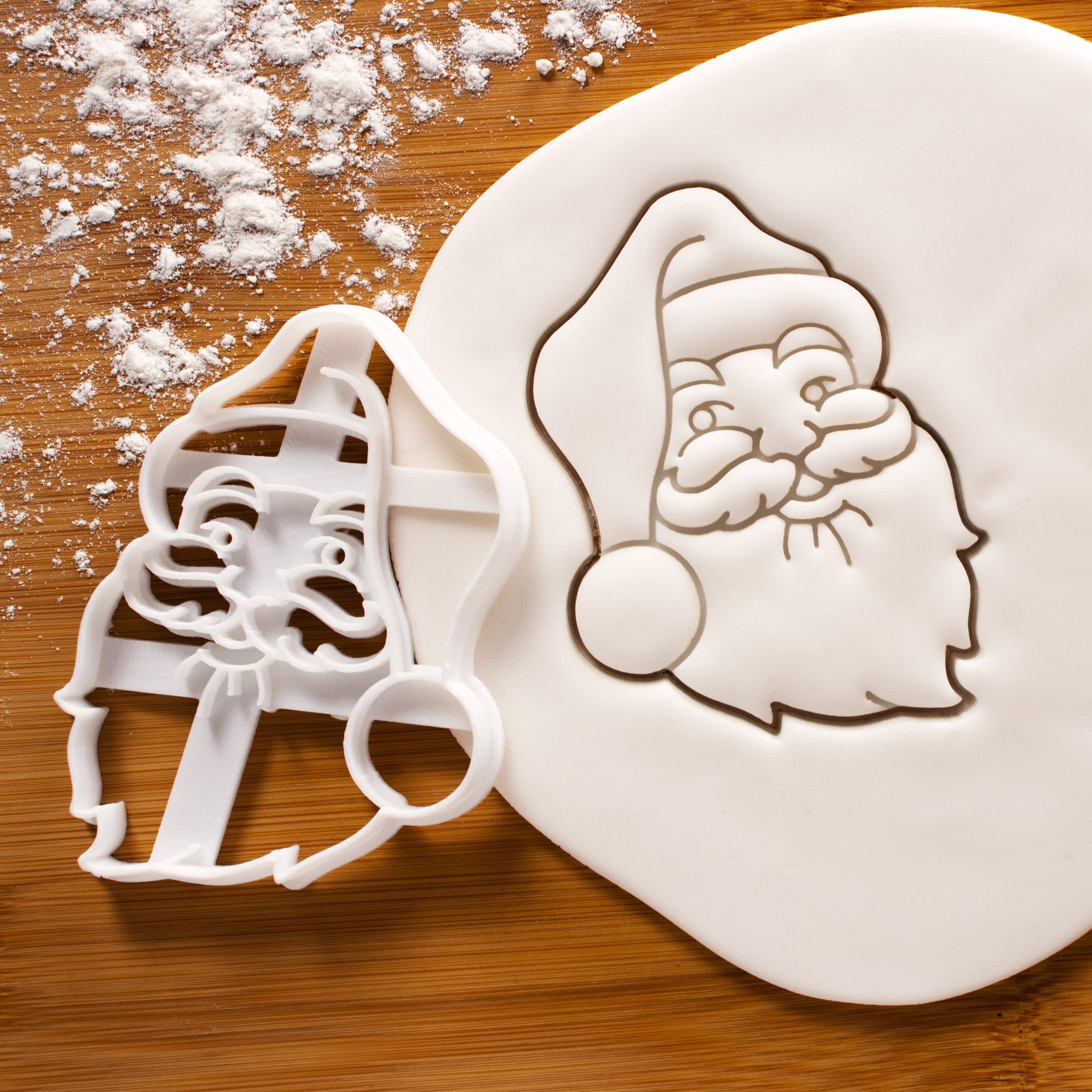 Set of 3 Christmas themed cookie cutters (Designs: Santa Claus, Snow Globe, and Snowman), 3 pieces - Bakerlogy