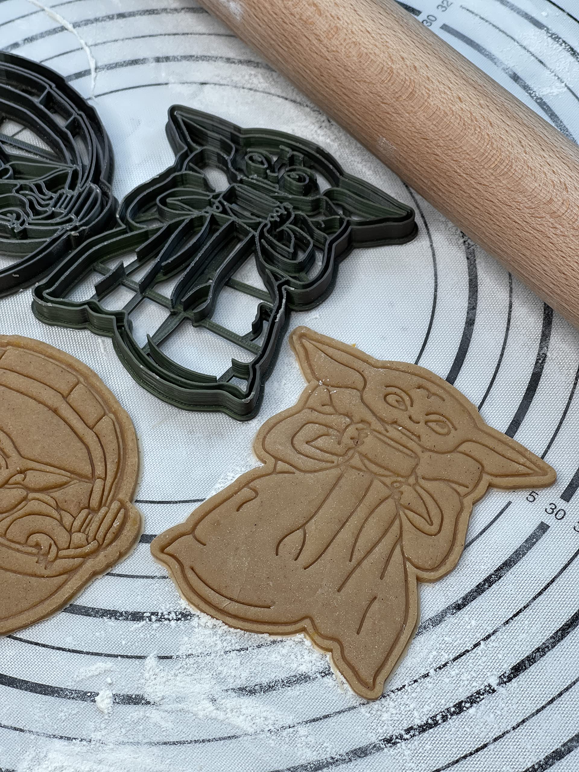 Premium Star Wars Set of 2 Baby Yoda Grogu Cookie Cutter’s & Molds 4.5" Produced by 3D Kitchen Art