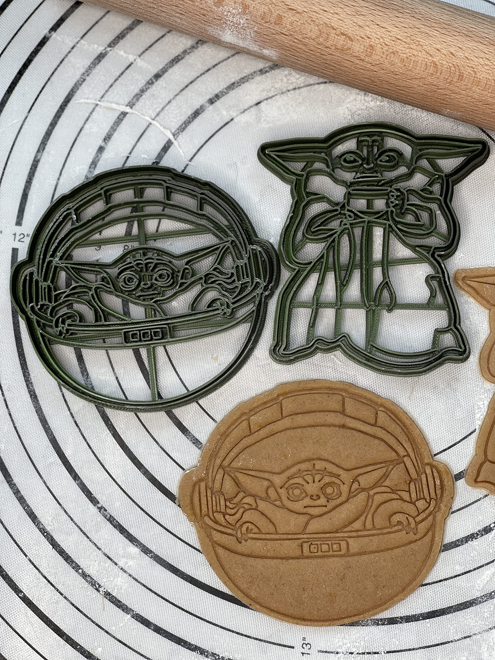 Premium Star Wars Set of 2 Baby Yoda Grogu Cookie Cutter’s & Molds 4.5" Produced by 3D Kitchen Art