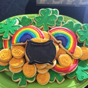 16PCS St.Patrick's Day Cookie Cutter Set Irish Party Supplies - Shamrock Leprechaun Coin Rainbow Beer Flag Horseshoe Design