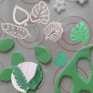 Clever Monster Tropical Leaf Cookie Cutter Set of 4, Hawaiian Palm Leaves Fondant Cutters Set for Gum Paste, Sugarcraft Candy, Luau Cake Decorating