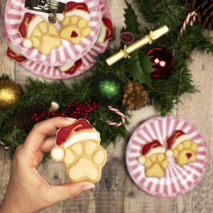 Set of 2 Santa Paw cookie cutters (Designs: Cute and Realistic), 2 pieces - Bakerlogy