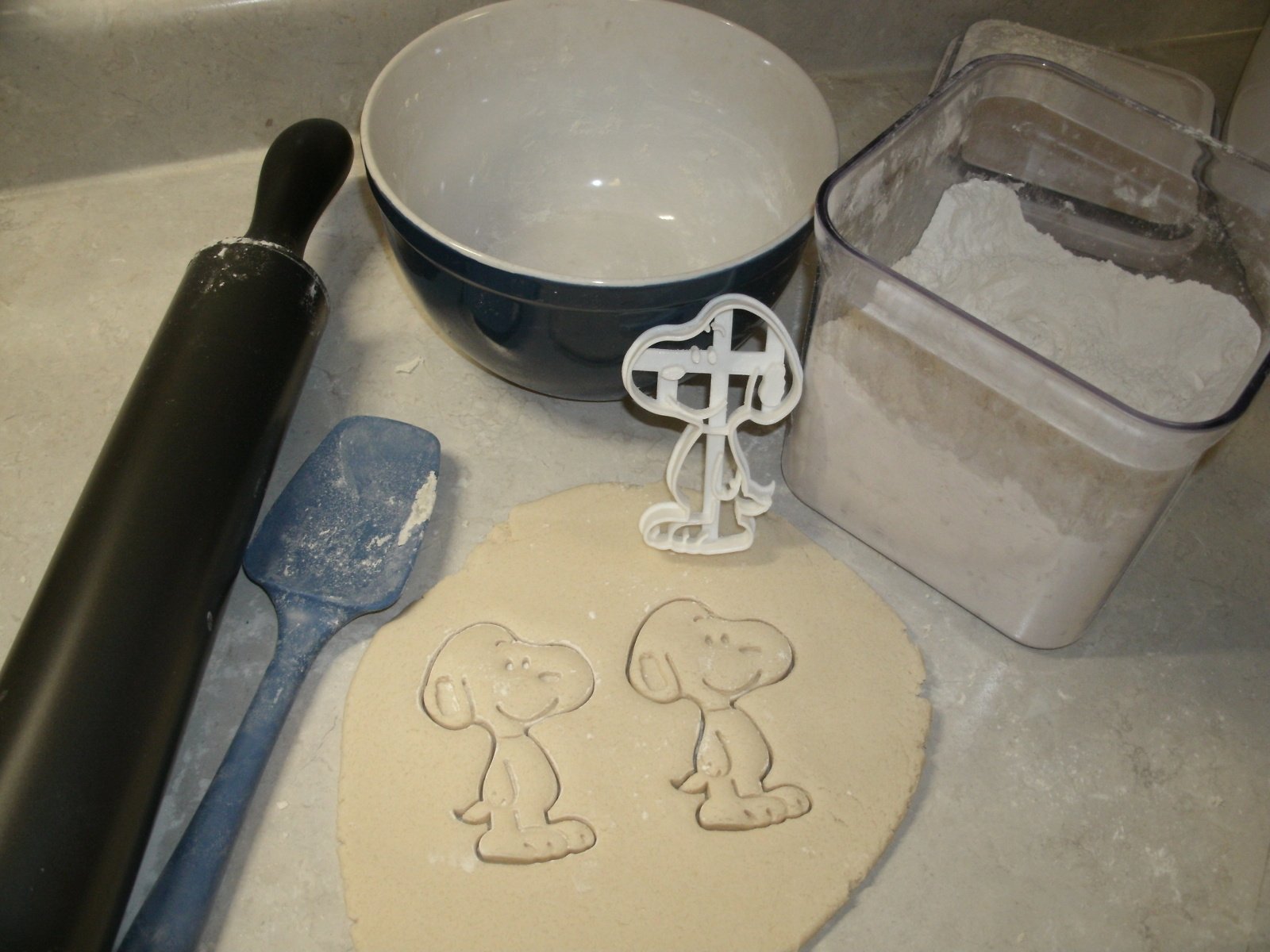 INSPIRED BY SNOOPY PET BEAGLE COMICS CARTOON CHARACTER COOKIE CUTTER BAKING TOOL MADE IN USA PR615