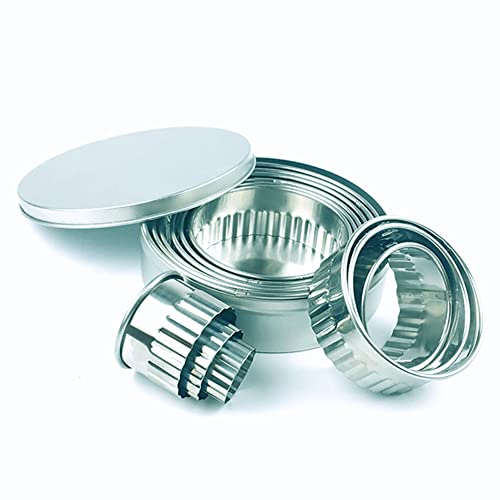 Xoutuo Fluted Edge Round Cookie Biscuit Cutter Set 12, Metal Circle Biscuit Cutters Set, Wave Pastry Donut Doughnut Cutter Set Serrated Round Fondant Cake Cookie Cutters