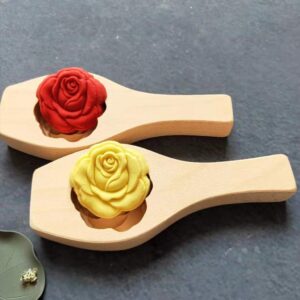 BYNNIX Mooncake Mold, Wooden Moon Cake Mold 3D Flower Pastry Baking Tool for Making Mung Bean Ice Skin