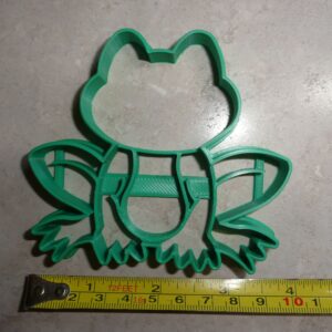 FROG WITH DETAIL AMPHIBIAN COOKIE CUTTER MADE IN USA PR4460