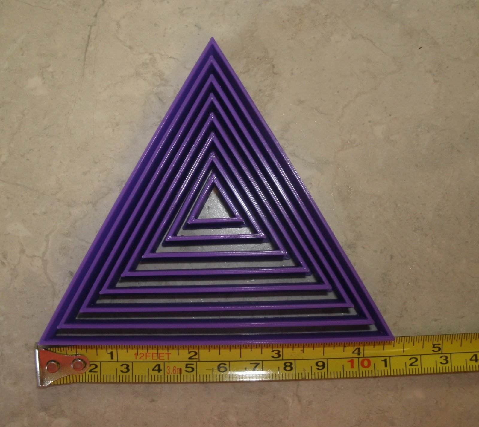 TRIANGLE SHAPE FRAME SET OF 8 SIZE COOKIE CUTTERS USA PR756