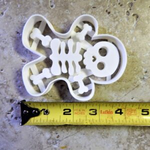 GINGERBREAD SKELETON MAN BODY BONES HALLOWEEN COOKIE CUTTER MADE IN USA PR113