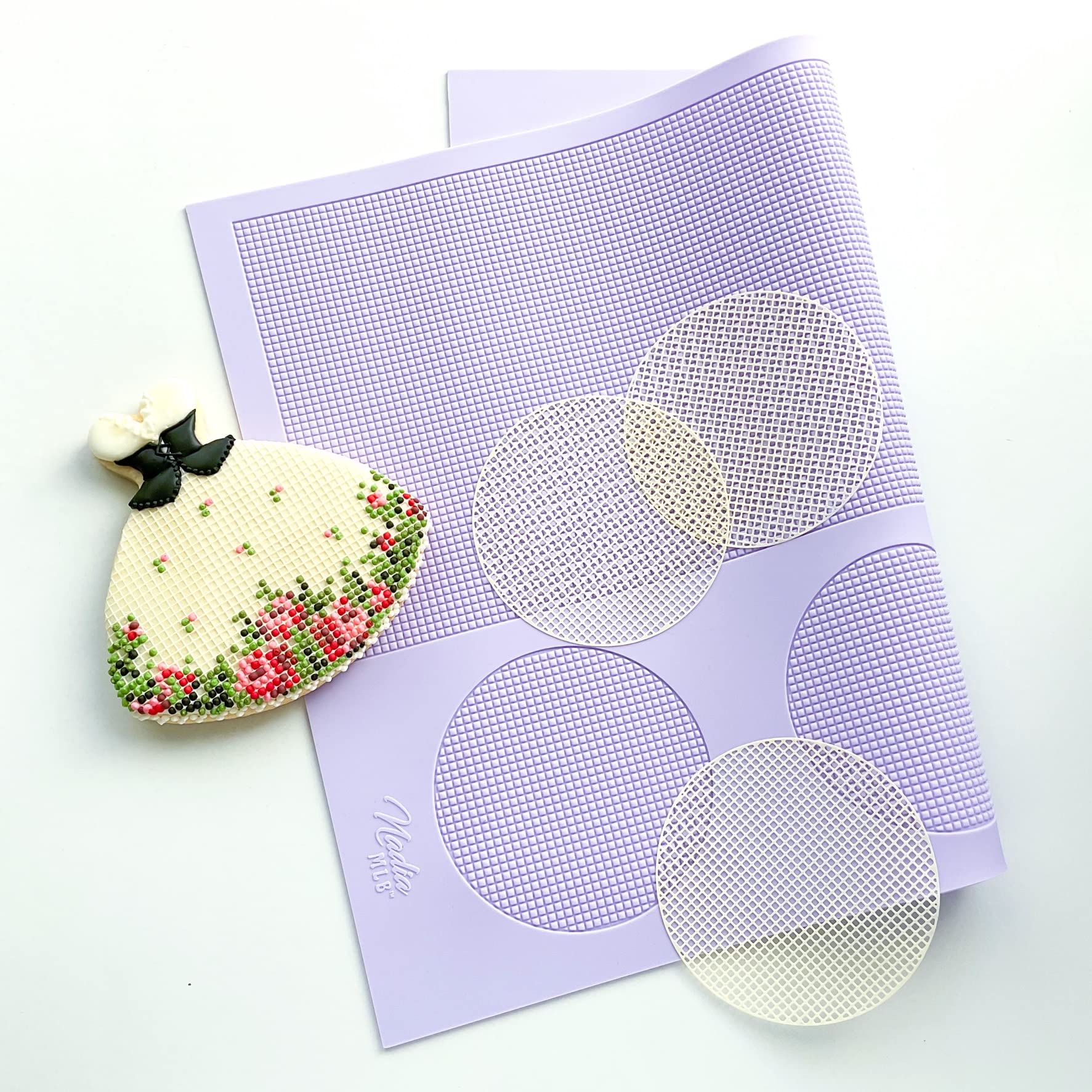 Grid silicone mat for cookie and cake decorating