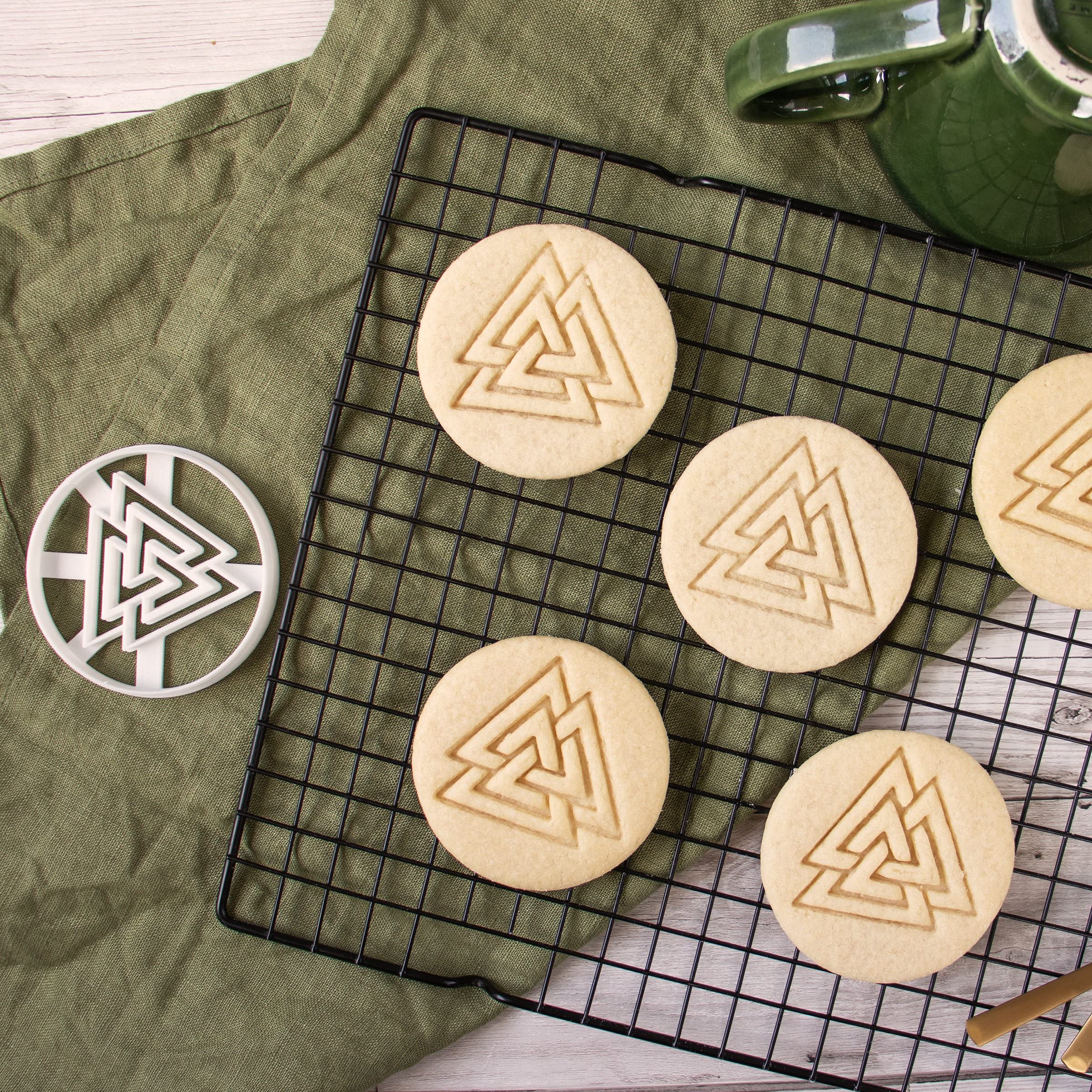 Nordic Runes - Valknut cookie cutter, 1 piece - Bakerlogy