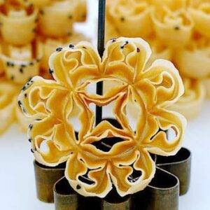 DOK JOK Brass Thai Flower Cookies Mold for Stylist Sunflower Crispy Biscuit Difference Size (6 cm)