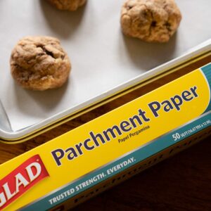 Glad Parchment Paper for Baking | Rolled Parchment Paper for Baking and Food Storage | 50 Square Feet White Parchment Baking Paper from Glad for Everyday Use