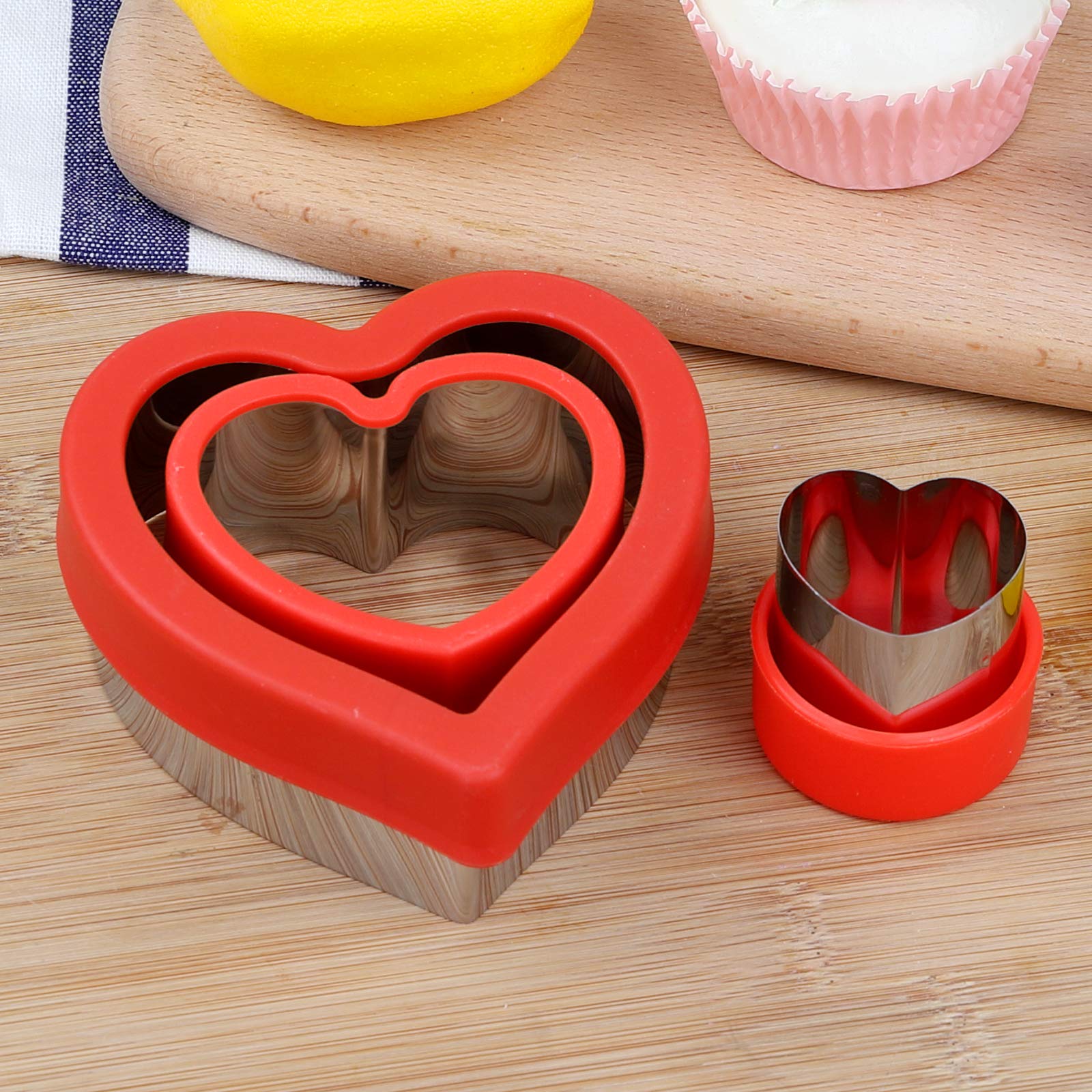 Love Heart Shape Cookie Cutters, Baking Vegetable Shape Cutters, Mini & Medium & Large Cookie Cutters,The Valentine’s Day Cookie Cutters with Red Color Biscuit Molds Fondant Cake Cookie Cutter Set