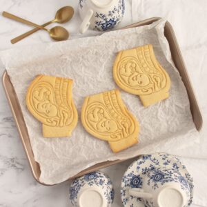 Pregnant Womb with Foetus cookie cutter, 1 piece - Bakerlogy